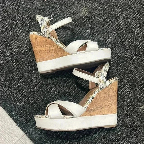 Call it spring white wedge sandal - Picture 3 of 3